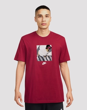 Stylish products Nike Sportswear Club Red Tee Classic fashion pieces