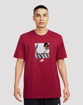 Stylish products Nike Sportswear Club Red Tee Classic fashion pieces