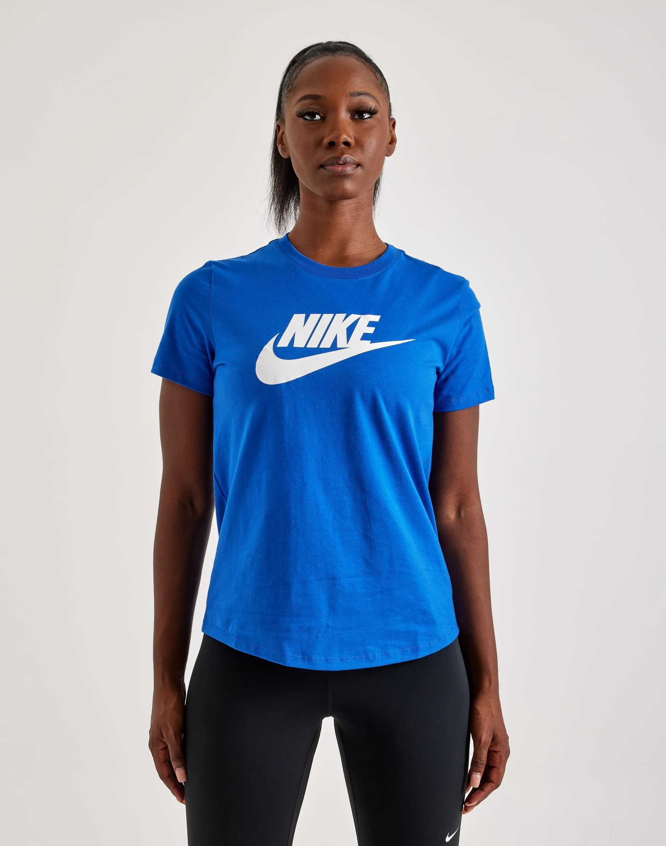 Sustainable fashion Nike Essential Icon Futura Tee Hip - hop fashion