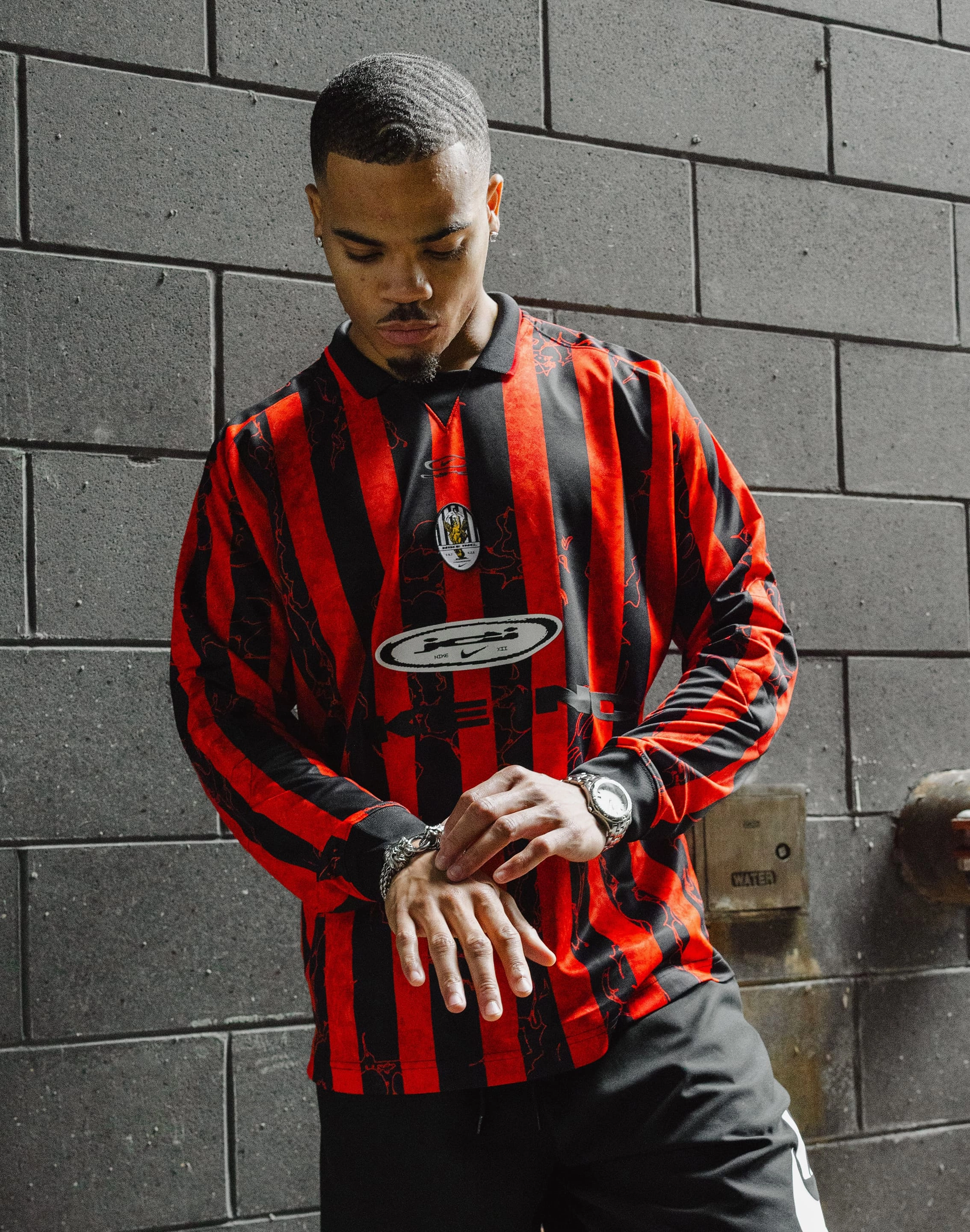 Sustainable fashion practices Nike Air Long-Sleeve Jersey Beaded fashion items