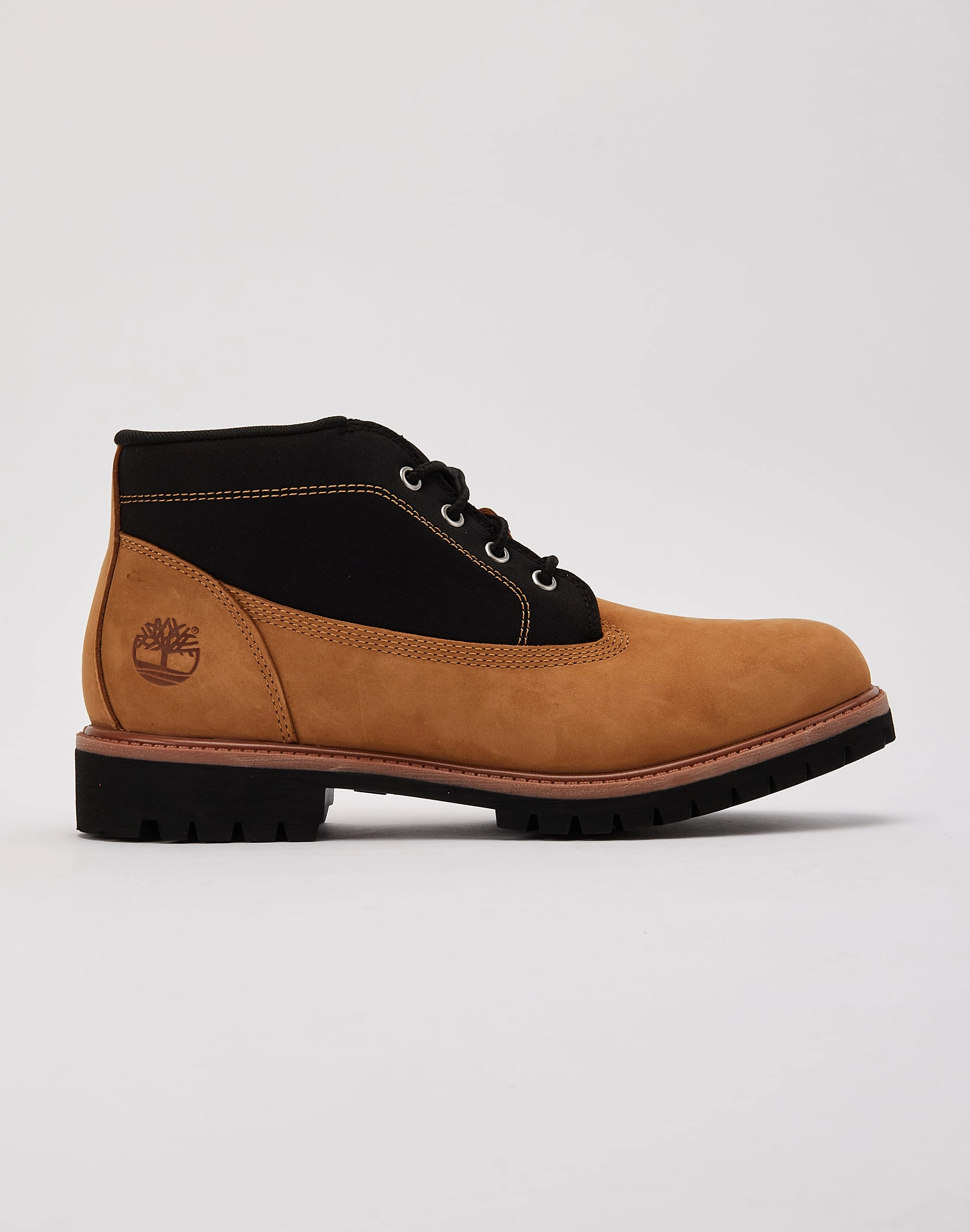 Timberland Premium Chukka Boot Preppy style items Embroidered fashion