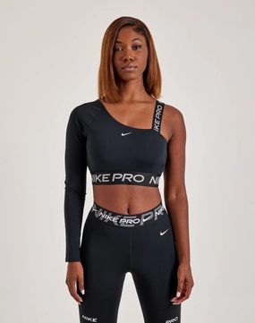 Upcycled fashion Nike Pro Shine Cropped Top Fashion bloggers' picks