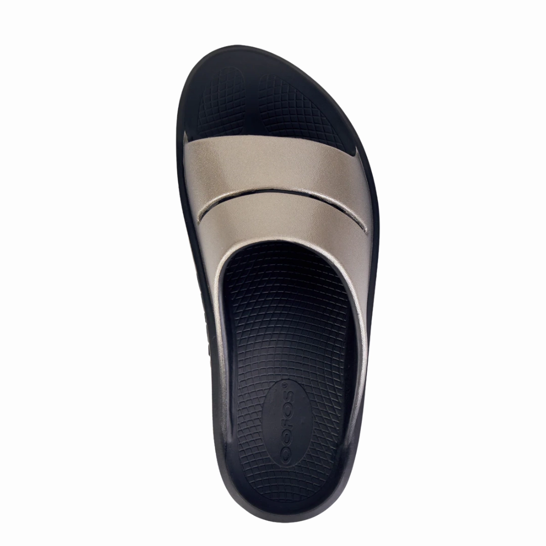 Women's Oomega Ooahh Luxe Sandal - Latte