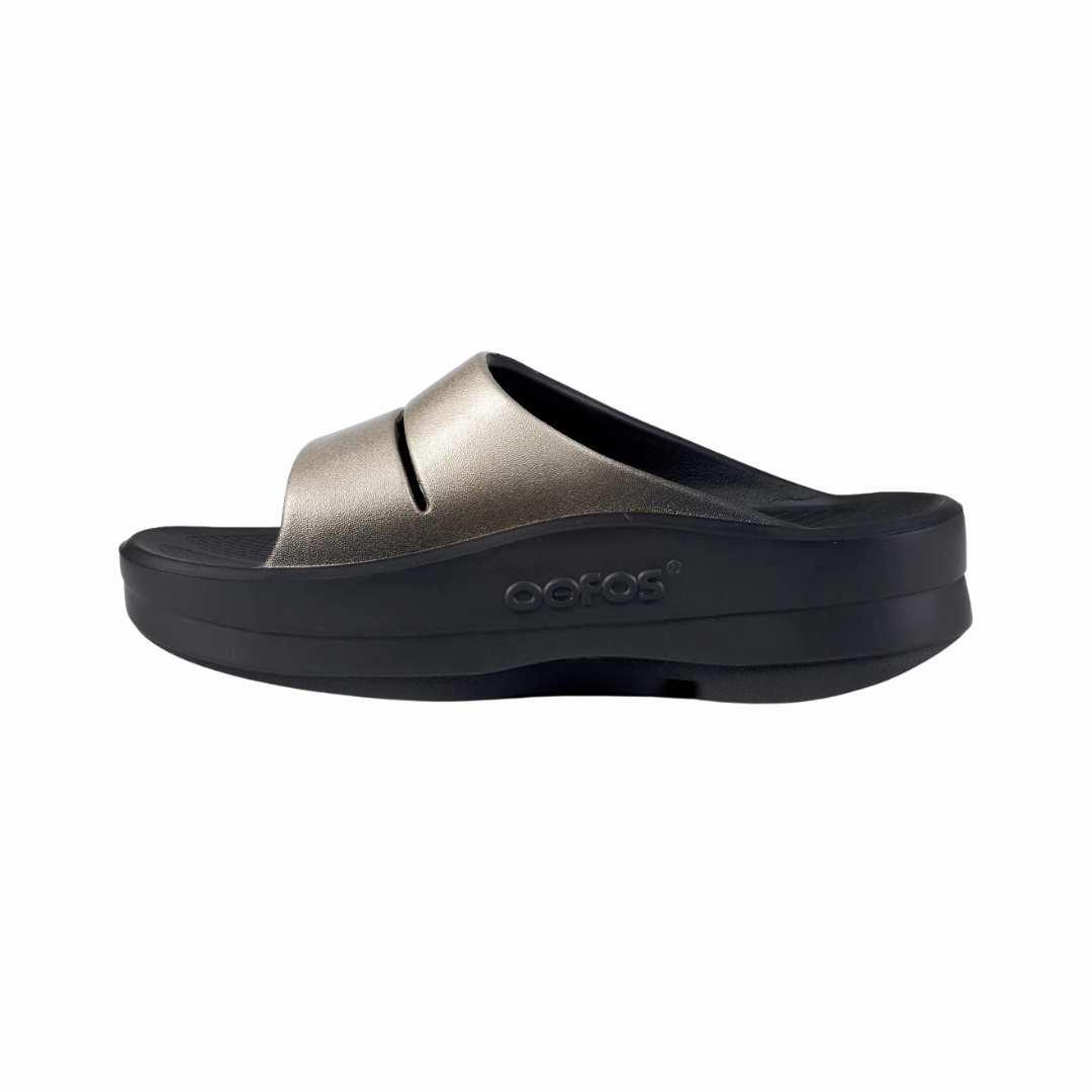 Women's Oomega Ooahh Luxe Sandal - Latte